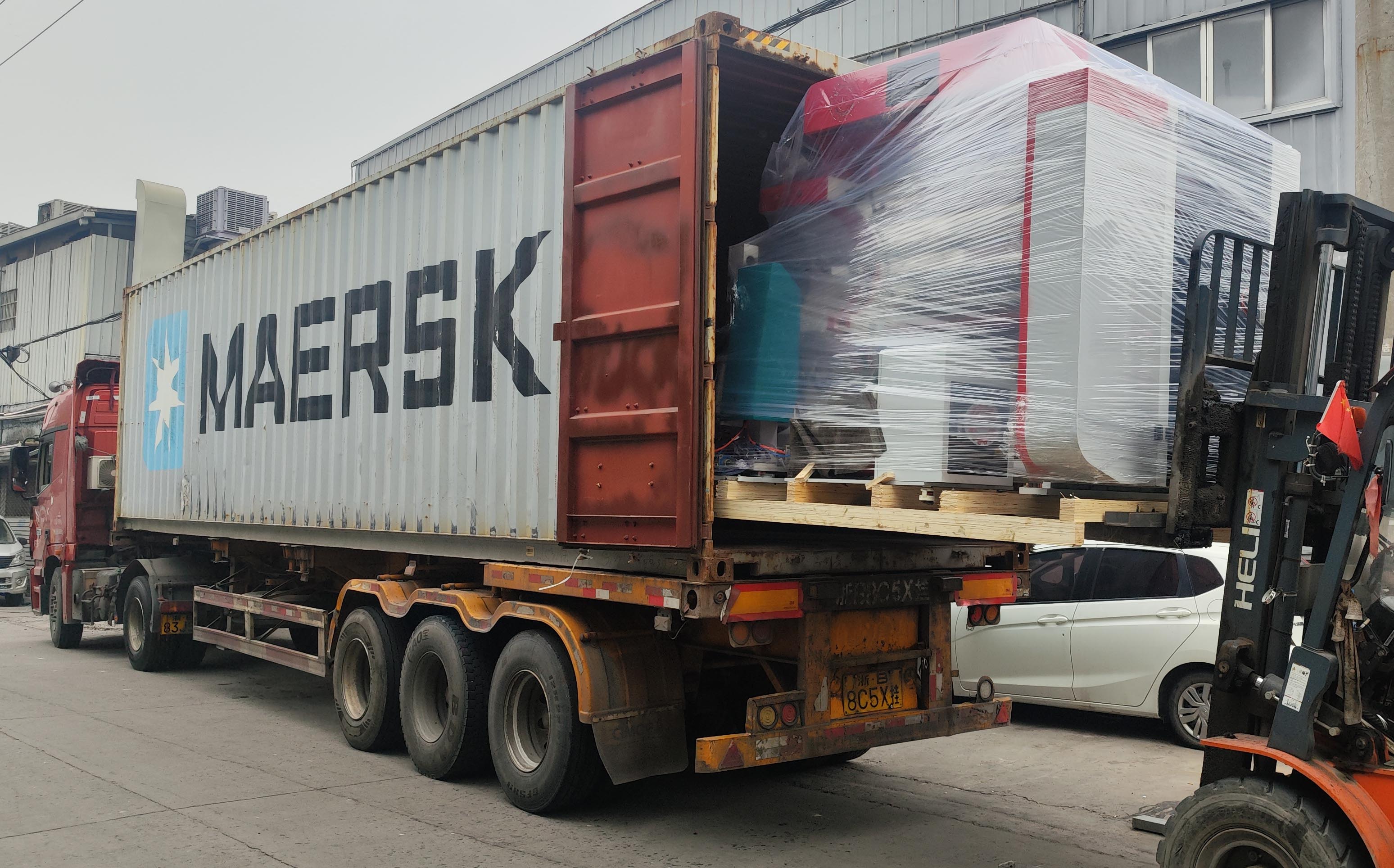 Mauritius customer slitting machine deliver goods.