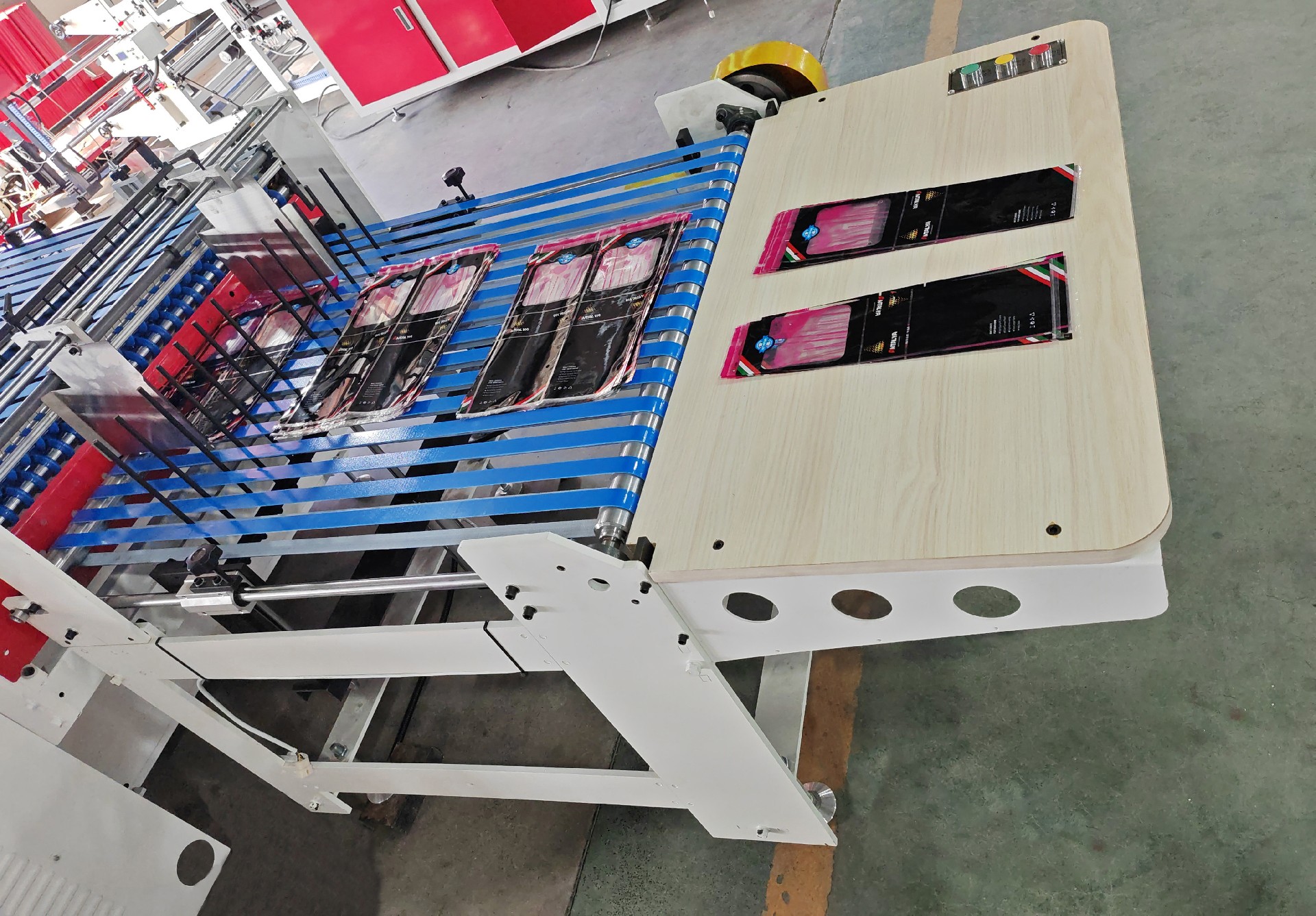 1761896667138864.jpg 乌克兰鲜花袋细节图(1).jpg