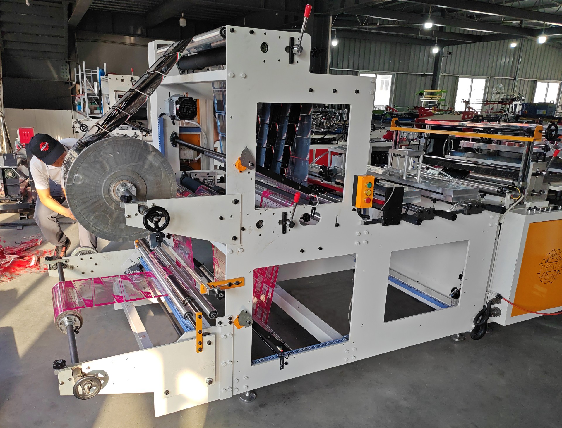 1761896720127114.jpg 乌克兰鲜花袋细节图(6).jpg